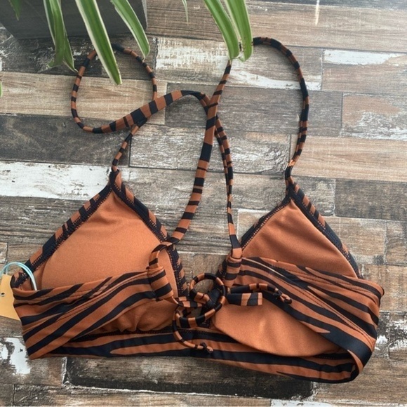 NWT Cross Back Triangle Bikini Top - Picture 3 of 7